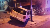 Sin conductor, el auto se estrelló contra una vivienda