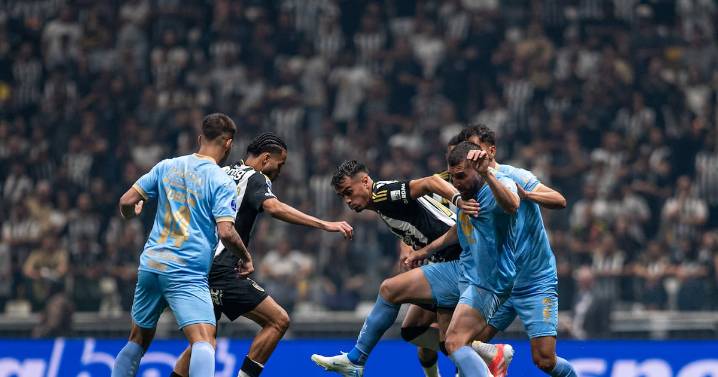 Con Iván Román como titular, el Atlético Mineiro de Jorge Sampaoli avanza a las semifinales de la Copa Sudamericana