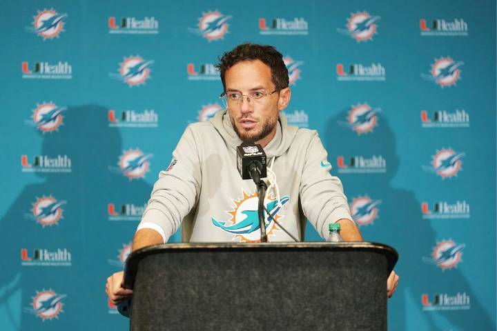 Piden la cabeza de Mike McDaniel tras el ridículo de los Dolphins ante los Colts