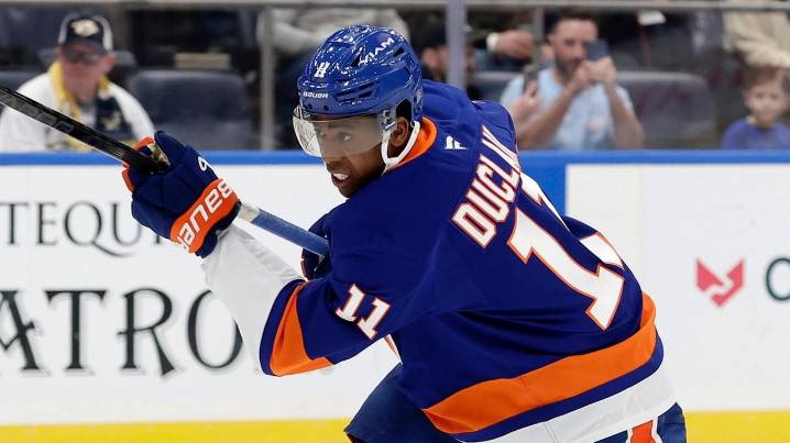 Islanders' Anthony Duclair and Patrick Roy have cleared the air after 'miscommunication'