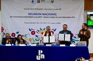 Firman INEA y UPN convenio para apoyar la alfabetización