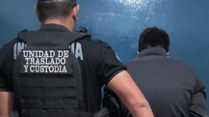 Seguirá detenido por salvaje arrebato