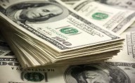 El dólar oficial, imparable: se vende a 1465 pesos y alcanza un nuevo récord