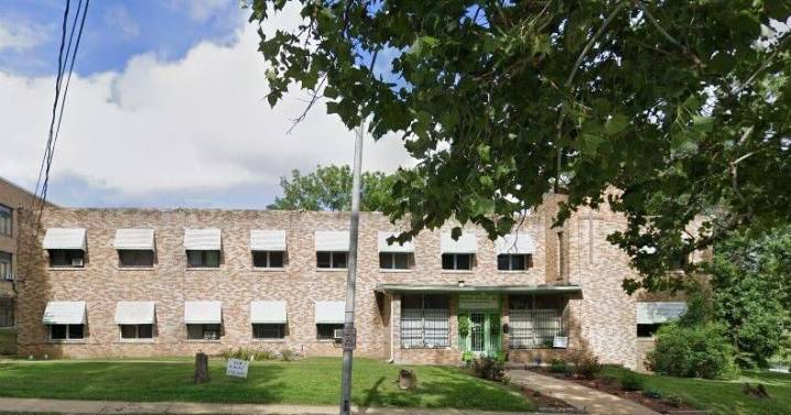 St. Louis woman threw hot oil on roommate. Was it murder?