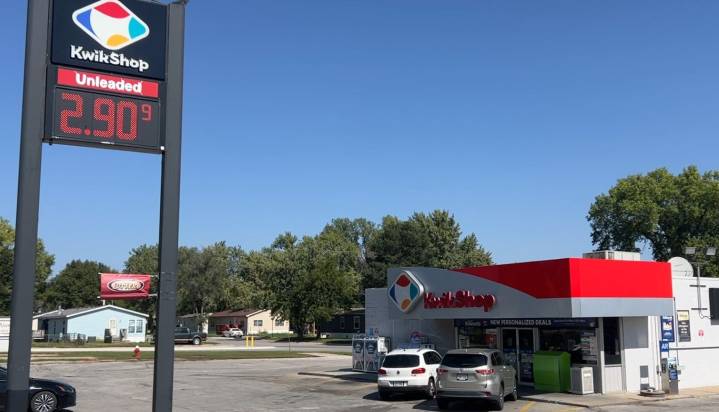 North Lincoln gas station robbed by man with handgun, police say