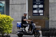 El peso se deprecia a 18.76 por dólar; mercados esperan dato del empleo en EU