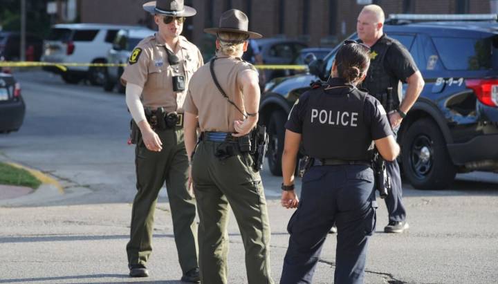 Assistant principal among three fatally shot in murder suicide outside Lincoln Middle School in Berwyn