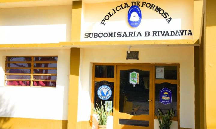 Uniformados asistieron a cinco hermanos, de entre 2 y 16 años, que estaban solos en una casa, sin sus padres