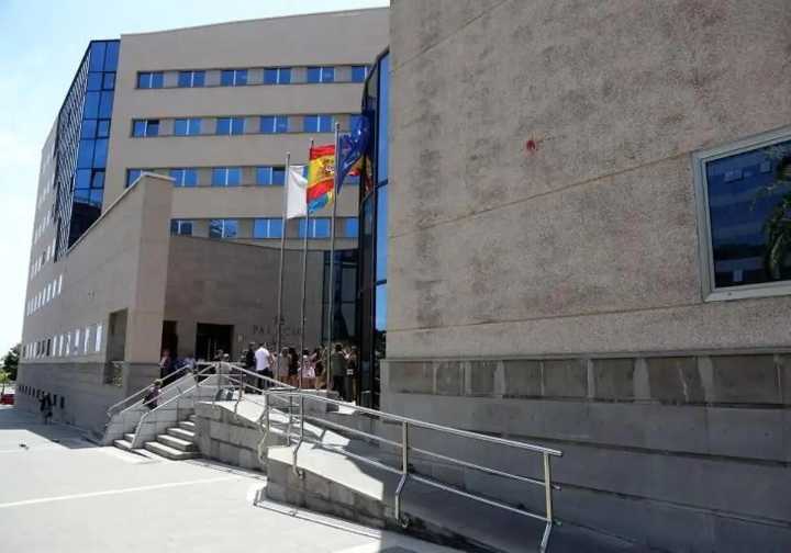 Un hombre es condenado a seis meses de prisión por insultos homófobos a unos vecinos