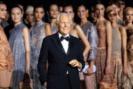 El diseñador Giorgio Armani, el "rey" de la moda italiana, murió a los 91 años