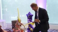 El príncipe Harry defiende su biografía, que le separó de su padre y hermano: "Tengo la conciencia tranquila"