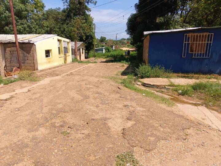 Voz Comunitaria | Vecinos de Las Malvinas en San Mateo reciben agua no apta para consumo