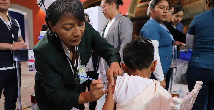 IMSS aplicará más de 800 mil vacunas contra el VPH a menores de primaria