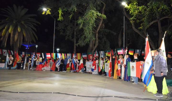 RESISTENCIA:  Feria De Las Colectividades: Hoy Continuará La Misma En La Plaza 25 De Mayo