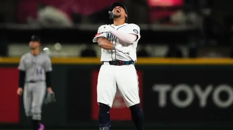 Andrés Muñoz y los Marineros aseguran playoffs con épica remontada