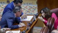 Ayuso otorga la medalla de oro de Madrid a la Vuelta orillando las protestas propalestinas