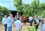 Autoridades supervisan obras de electrificación en La Ballena