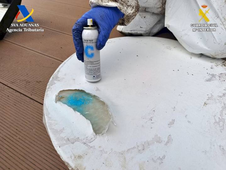 Intervenidos en Cuenca 262 kilos de cocaína oculta en cien bidones de fruta congelada