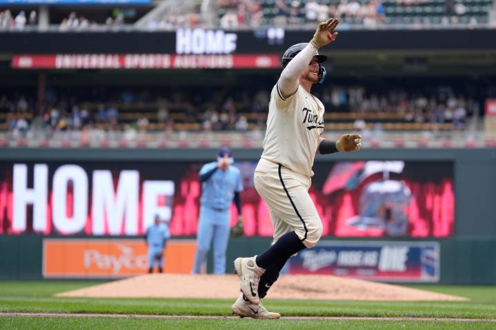 Twins catchers progressing toward potential returns