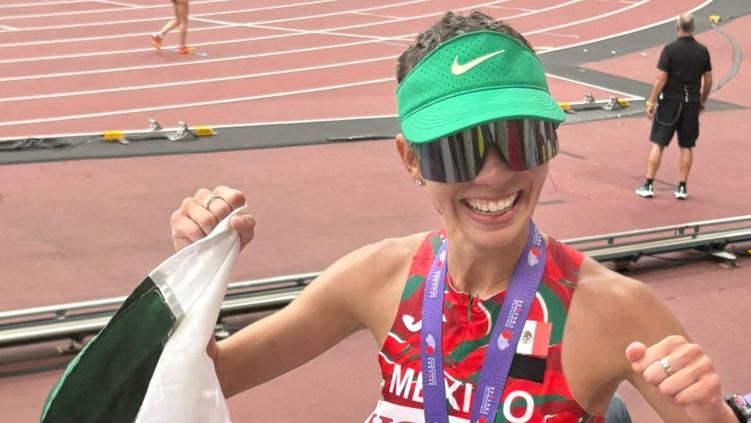 Alegna de plata: gana chihuahuense en marcha en Tokio