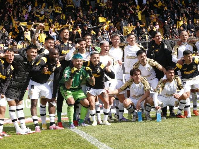 Coquimbo responde con molestia a dichos de Córdova sobre jugadores del club: "No compartimos sus juicios deportivos"