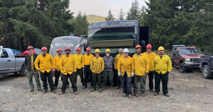 Fire crews battle 31,453-acre Emigrant Fire southeast of Oakridge
