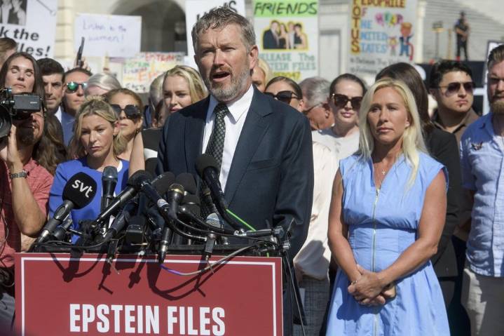 Trump-targeted GOP congressman Massie tours his Kentucky district with support from Sen. Rand Paul – Winnipeg Free Press