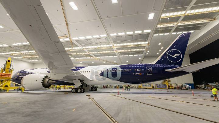 Lufthansa Unveils Spectacular 100th Anniversary Boeing 787