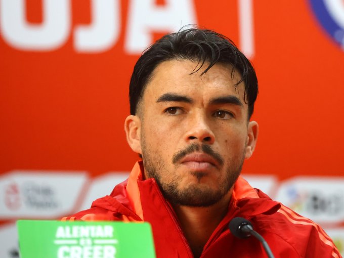 Gabriel Suazo dice que en la Roja tienen "la energía y la mente pensando" en el Mundial de 2030
