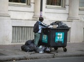 La pobreza cayó al 31,6% y es la más baja desde 2018, según el Indec