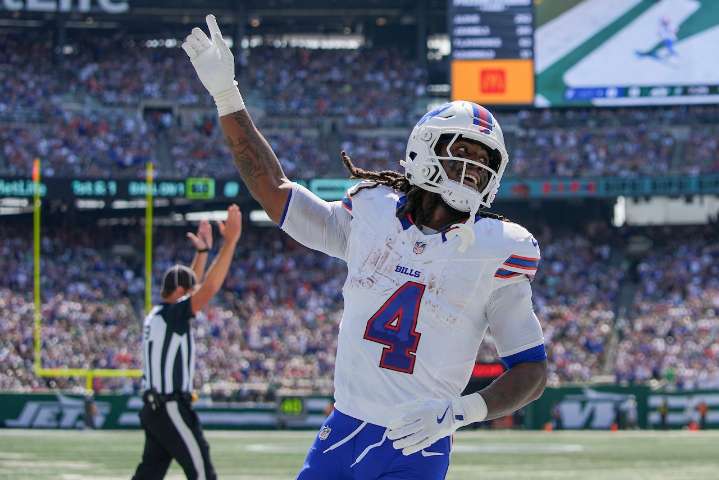 Thursday Night Football parlay: DraftKings boost features Cook, Achane