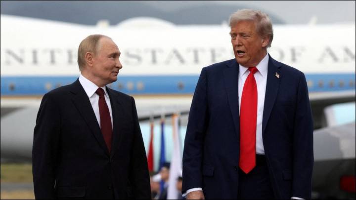 'Russia Is A Bear': Kremlin Reacts To Donald Trump's 'Paper Tiger' Comment