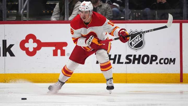 Oilers, Flames split pair of pre