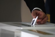 Senado aprueba alza de requisitos para que extranjeros voten en Chile