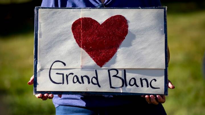 Nurses on strike leave picket line to help victims of Michigan church shooting and fire