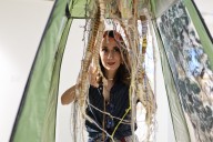 Entre textiles y pinceladas, el arte de TT Zarzar revive las raíces del desierto lagunero