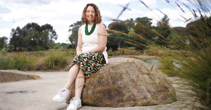 Ex-Greens minister condemns Labor's shift on wood