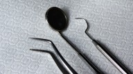 'Cancelan' a Dentista por Trato a Pacientes Opositores a Trump: 'Hacía' Tratamientos Dolorosos