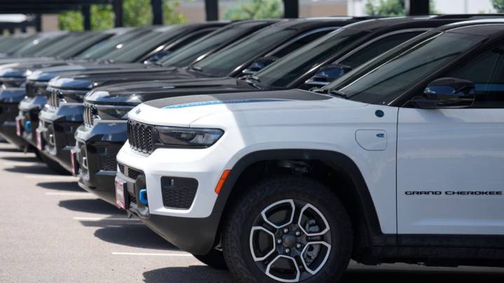 Chrysler recalls nearly 92,000 Jeep Grand Cherokees for power loss issue