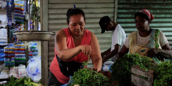 Menos informalidad, pero más desigualdad: así se ganan la vida millones de colombianos en 2025