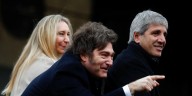 Tras la derrota electoral, el Gobierno ratificó el plan económico y Caputo descartó cambios para el dólar y el superávit