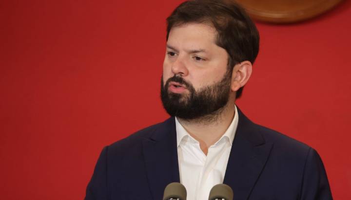 Boric vuelve a reprochar a Trump por revisión que ordenó en Instituto Smithsonian: "Lo del negacionismo es algo que pasa a todo nivel"