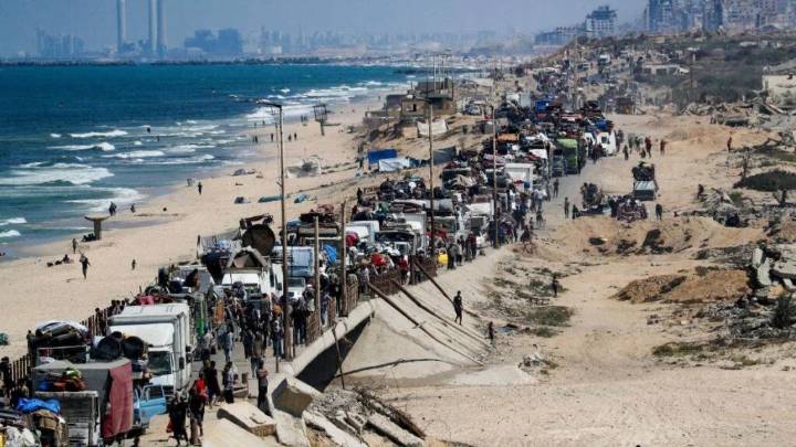 Israel abre ruta temporal para que huyan palestinos de la ciudad de Gaza