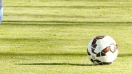 Un niño de 13 años, brutalmente agredido por el padre de un rival tras un partido infantil