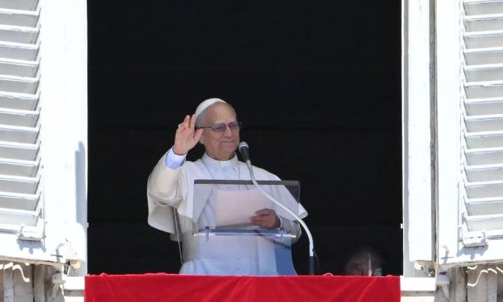 Papa León XIV se reúne con James Martin, defensor de fieles católicos LGBT+