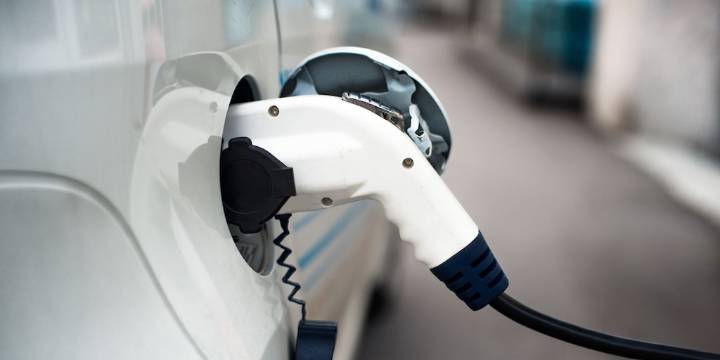 En el primer semestre creció 56% el patentamiento de autos híbridos y eléctricos