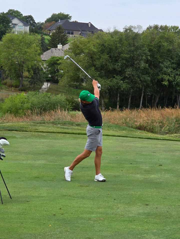 UND men's golf wins first meet in Division