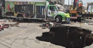Socavón en Iztapalapa crece por lluvias y obliga a evacuar viviendas cercanas