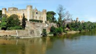 El precioso pueblo no muy lejos de Aragón con un increíble castillo habitado a orillas del río Tajo