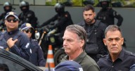 Trasladan de urgencia al hospital al expresidente brasileño Jair Bolsonaro